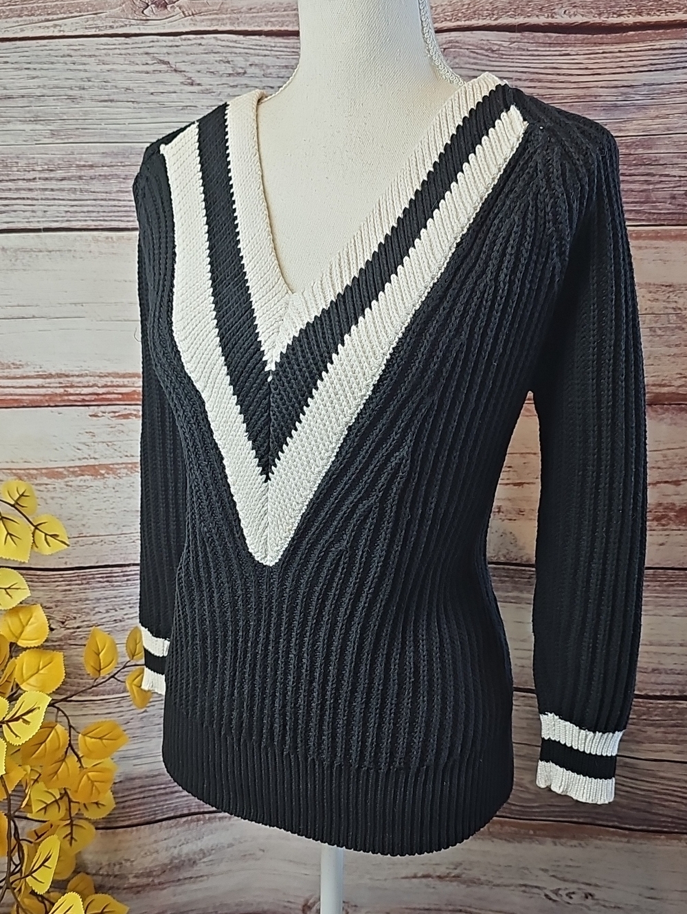 BLACK & WHITE WOOL LONG SLEEVE V-NECK PULLOVER VARSITY SWEATER